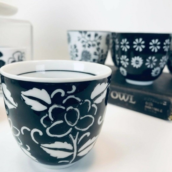 Pier 1 AKINA Sake Tea Cups Black White Floral Set Of 6 PLUS one extra for fun! - Picture 4 of 7